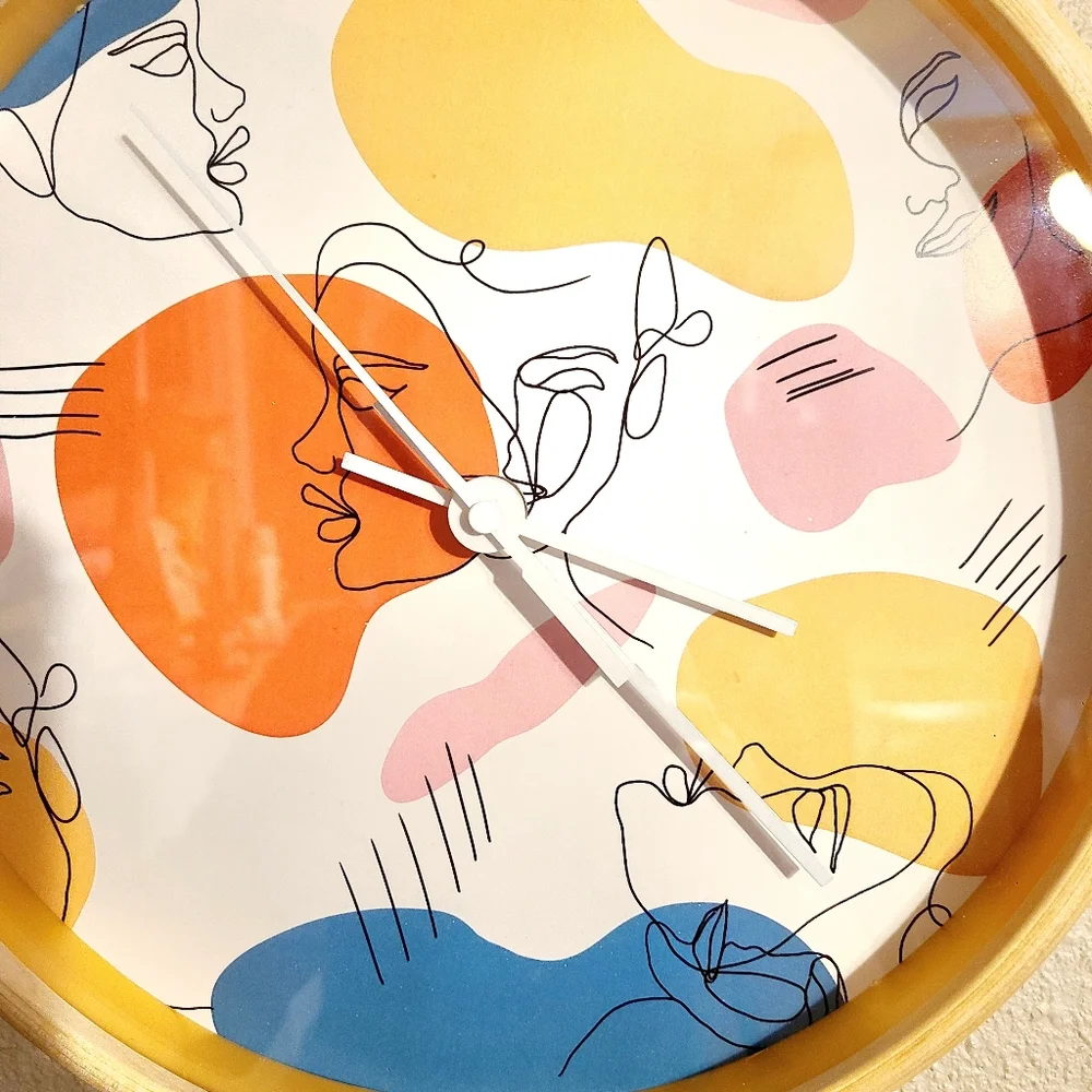 Round Colorful Wall Clock with Faces